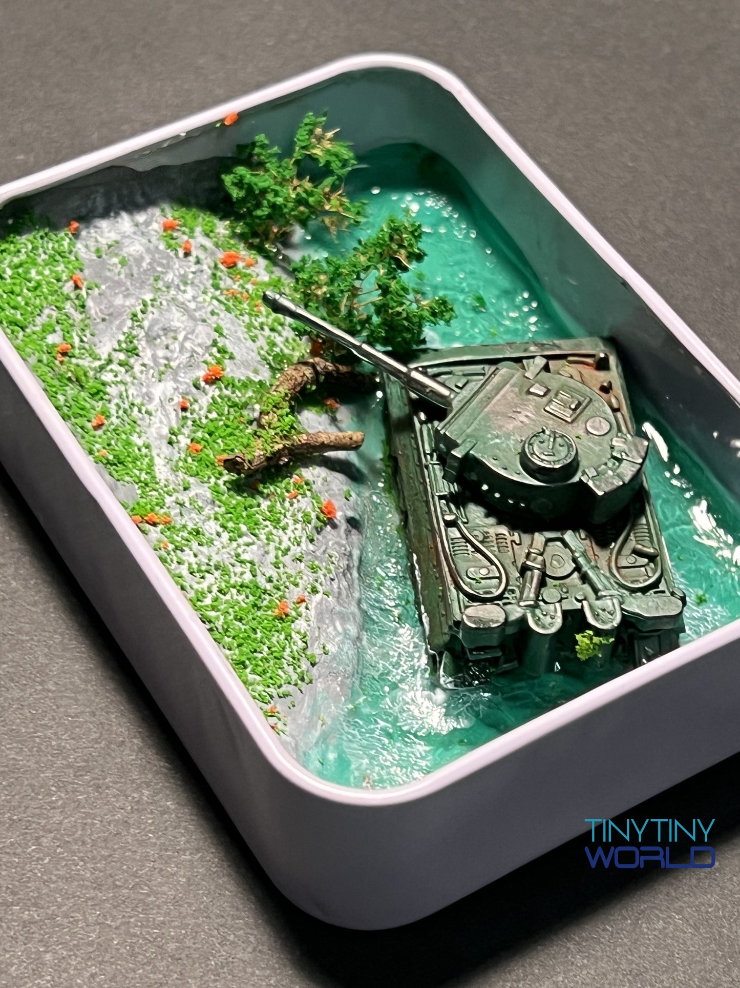 The Tank in the Box Realistic Miniature Epoxy Resin Art Display Home Decor Unique Gift
