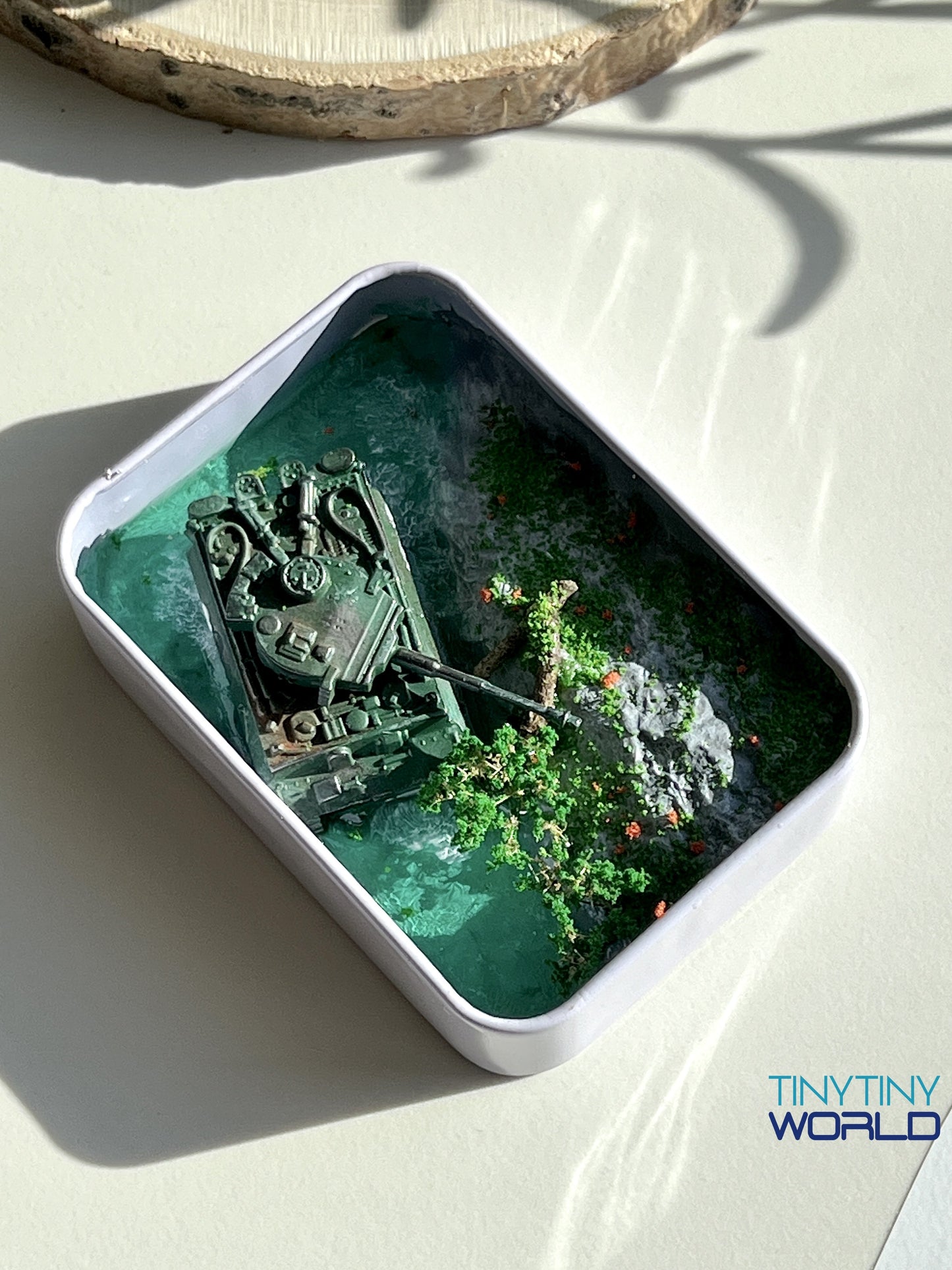 The Tank in the Box Realistic Miniature Epoxy Resin Art Display Home Decor Unique Gift