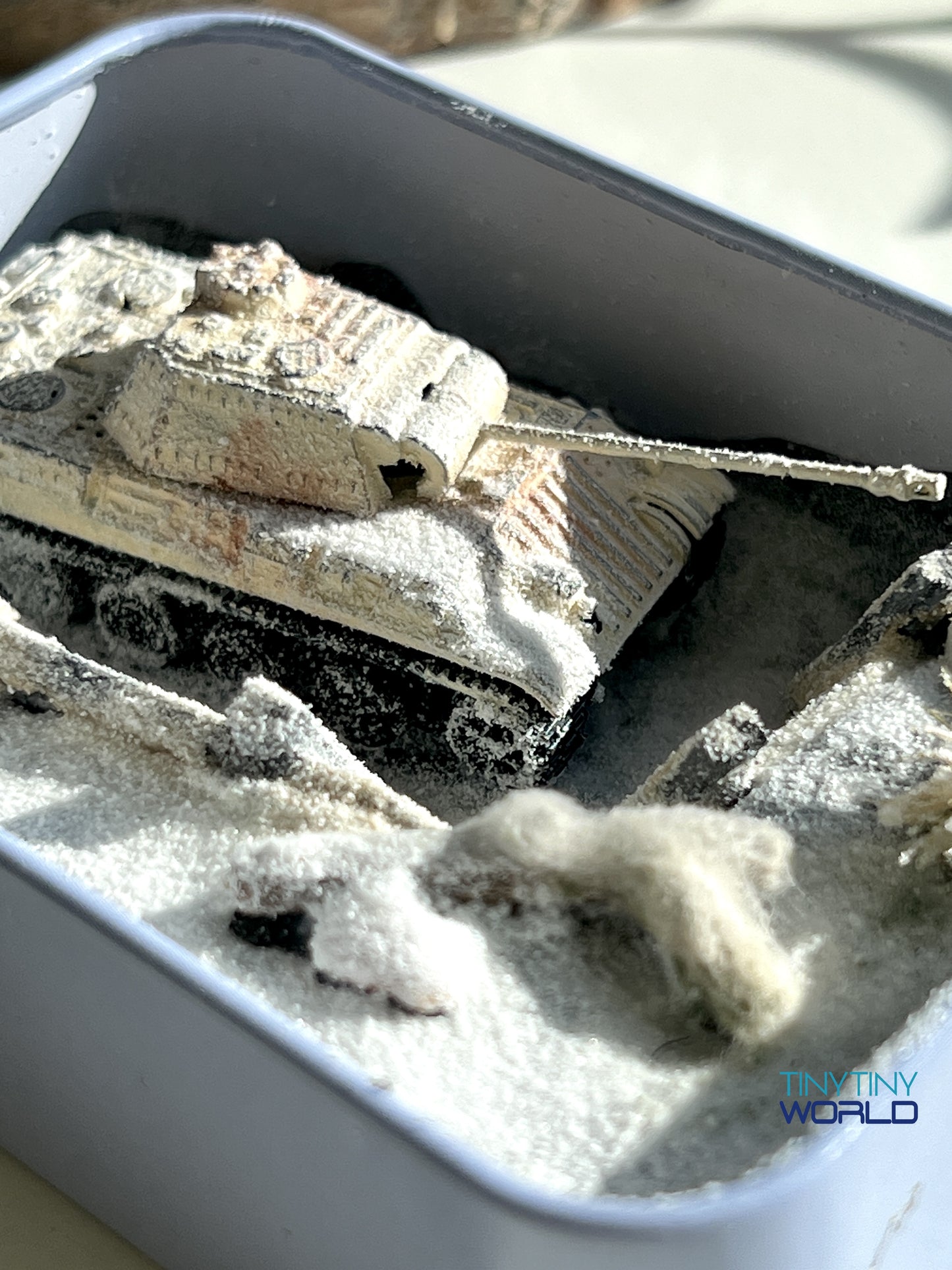The Snowy Tank Realistic Miniature Epoxy Resin Art Display Hand-made Unique Gift