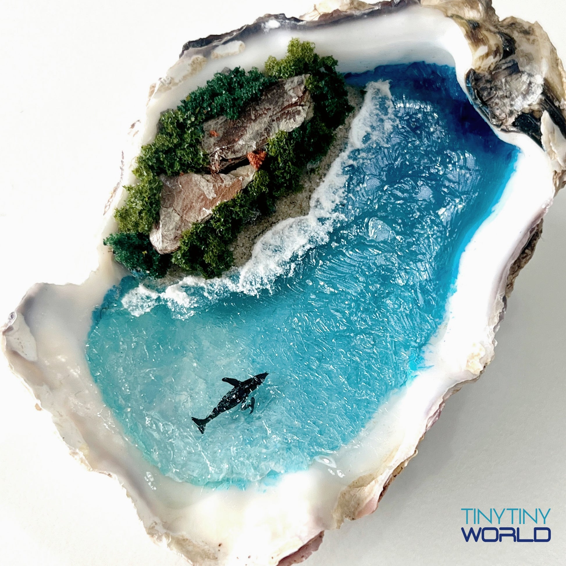 The Island in the Oyster Shell Miniature Epoxy Resin Art Ocean Display Hand-made Gift
