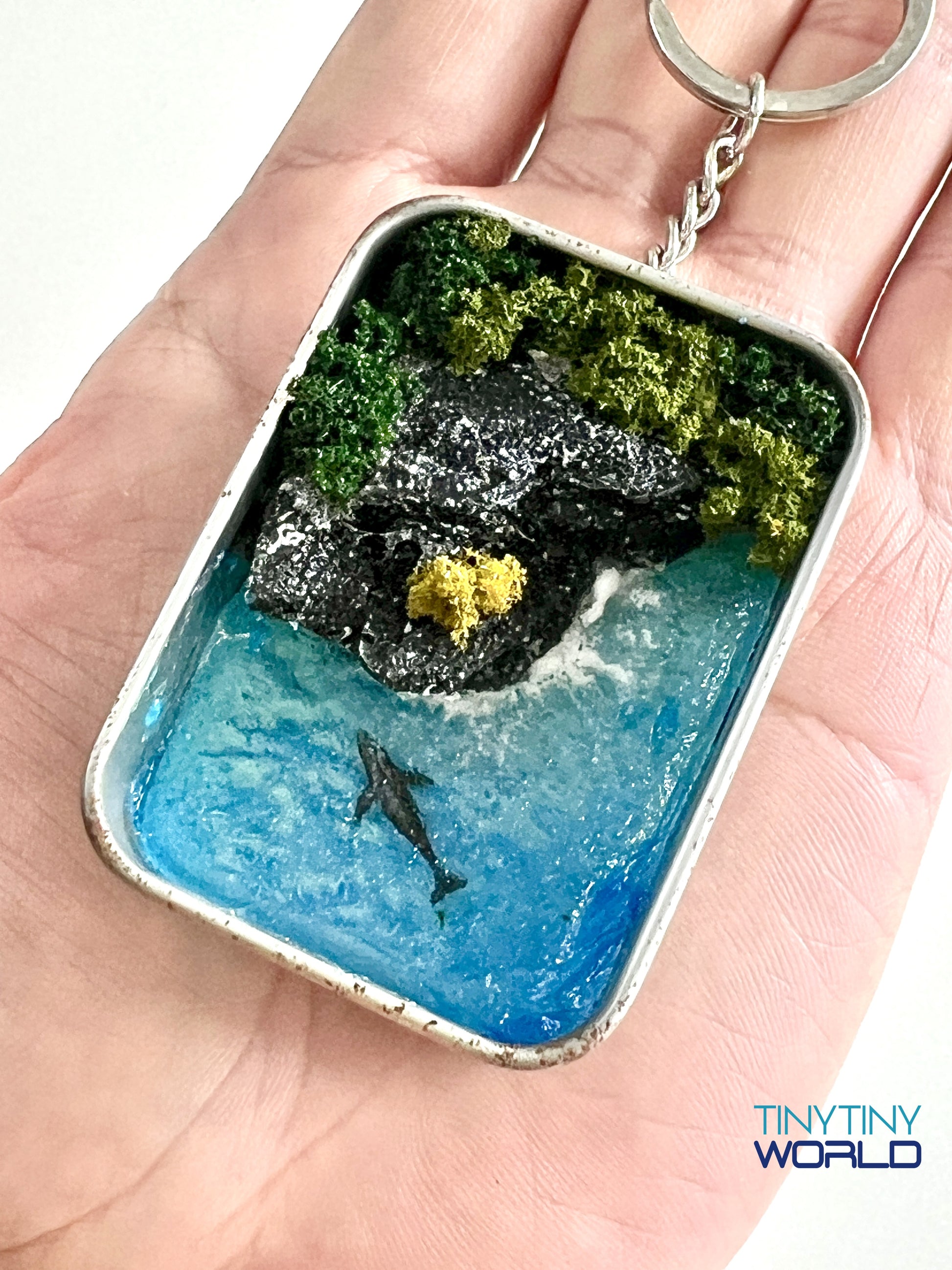 The Coast in the Box Miniature Epoxy Resin Art Ocean Whale Handcraft Gift Keychain