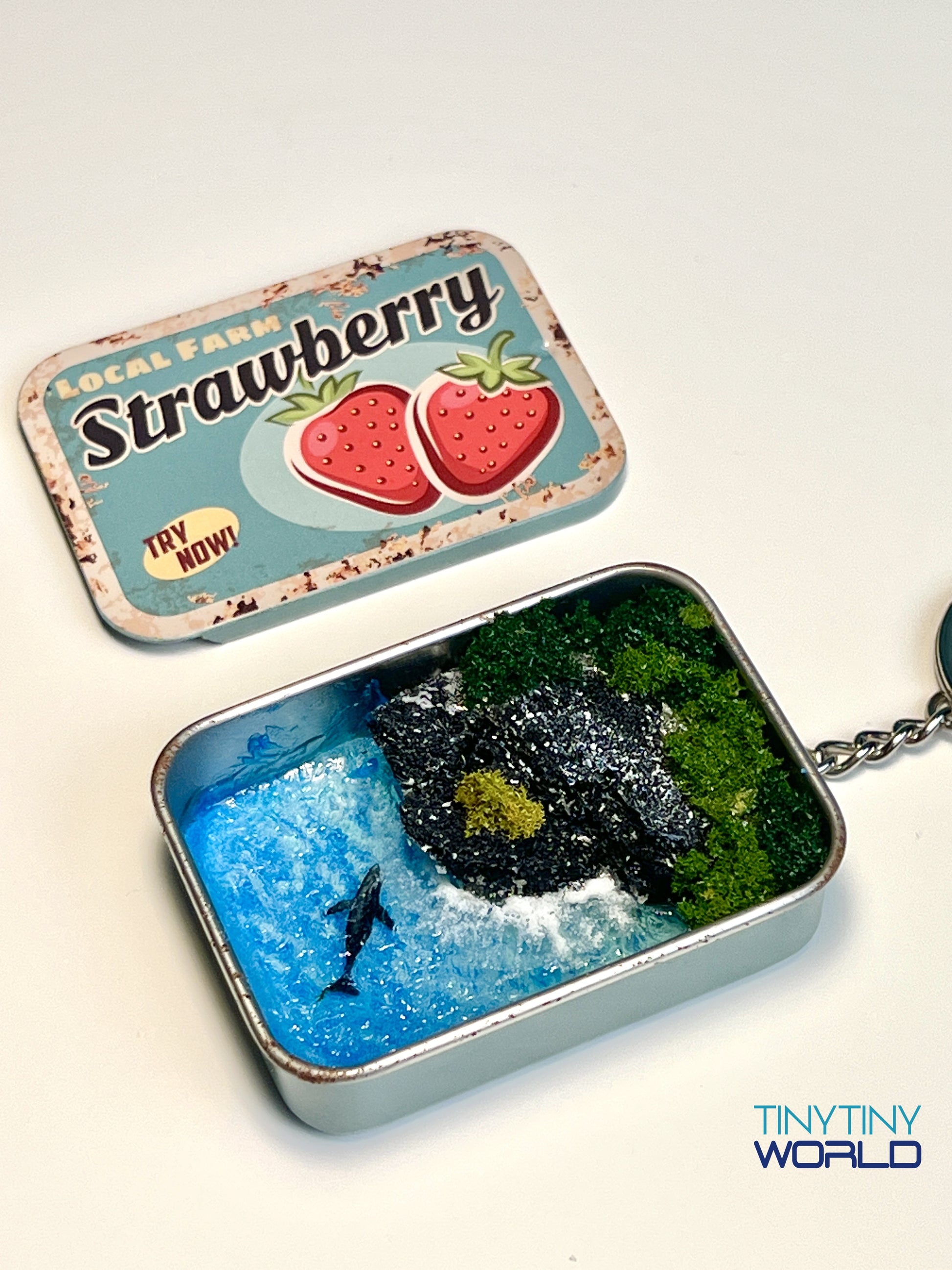 The Coast in the Box Miniature Epoxy Resin Art Ocean Whale Handcraft Gift Keychain