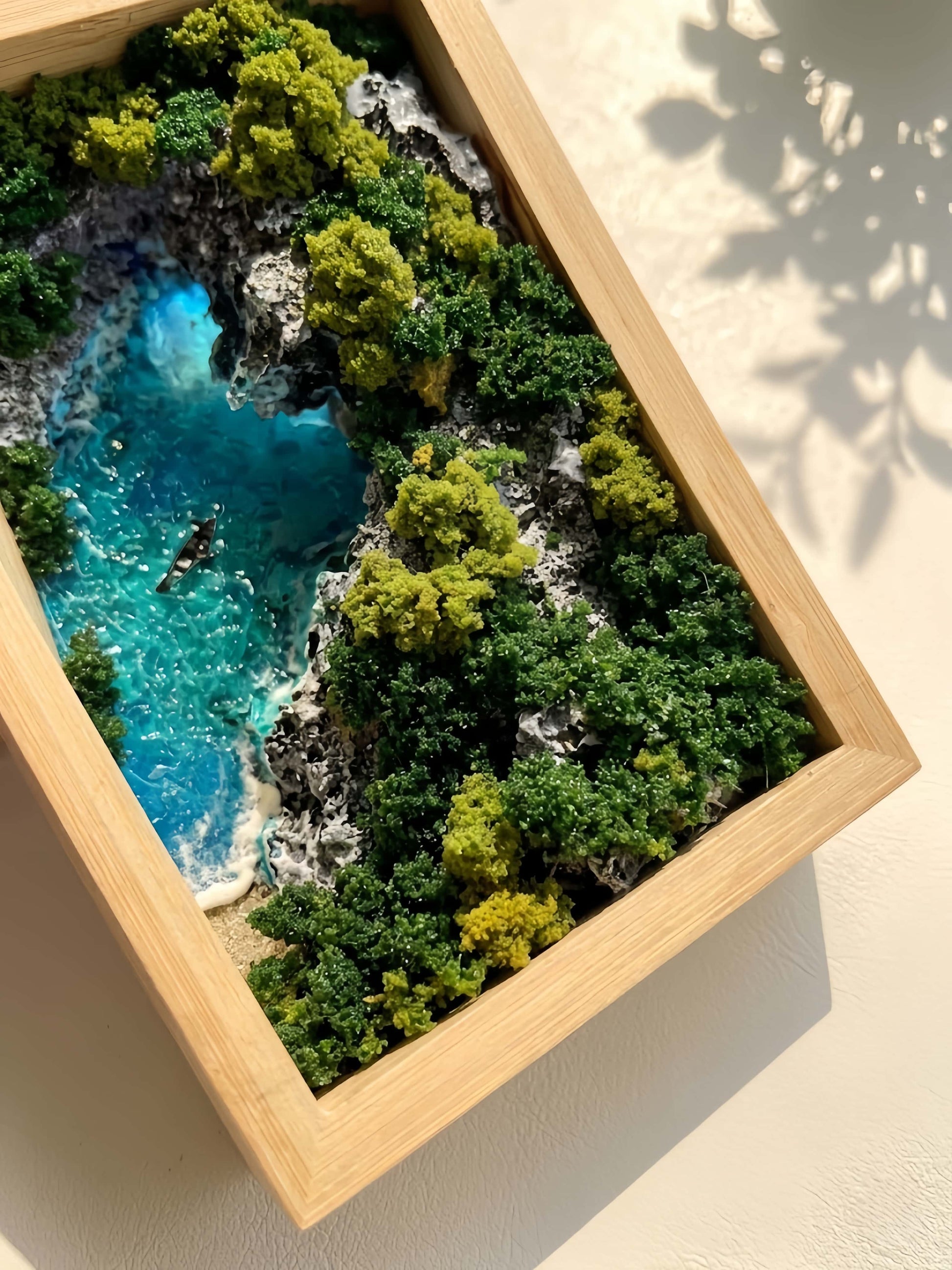 Handmade Heart Bay Miniature Diorama – Resin Ocean Island Art with Built-in LED Light 