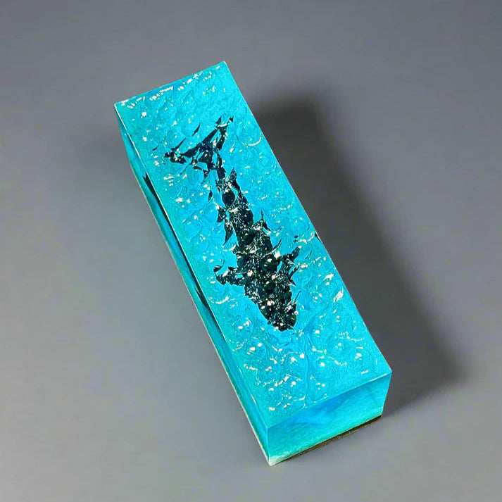 Hand-made Whale Ocean Epoxy Resin Art Glow in the Dark Night Light Home Decor