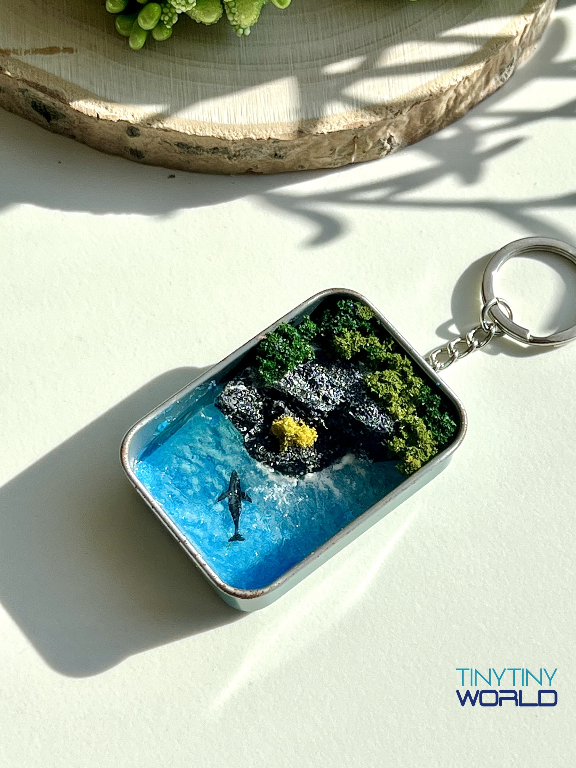 The Coast in the Box Miniature Epoxy Resin Art Ocean Whale Handcraft Gift Keychain
