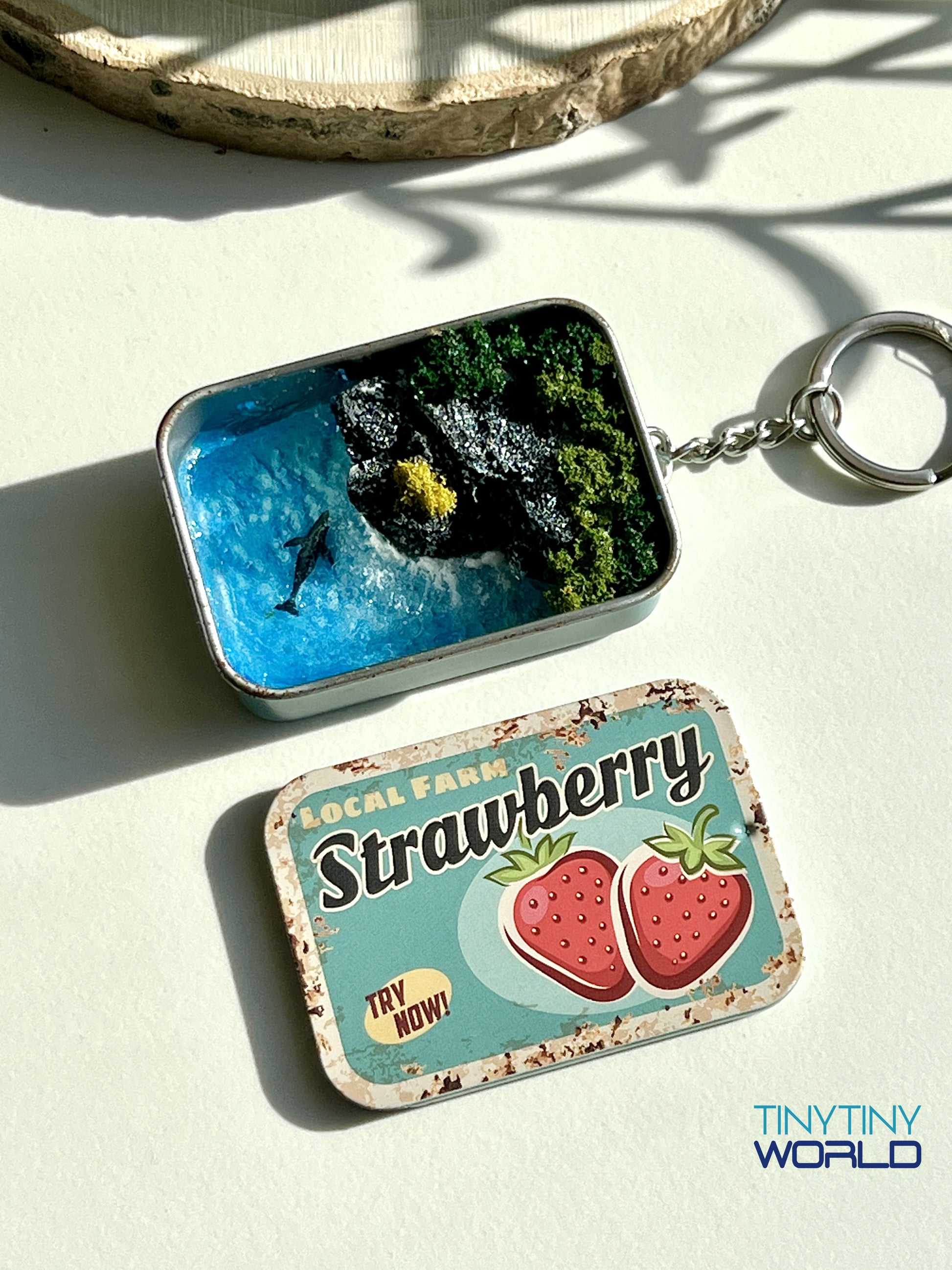 The Coast in the Box Miniature Epoxy Resin Art Ocean Whale Handcraft Gift Keychain