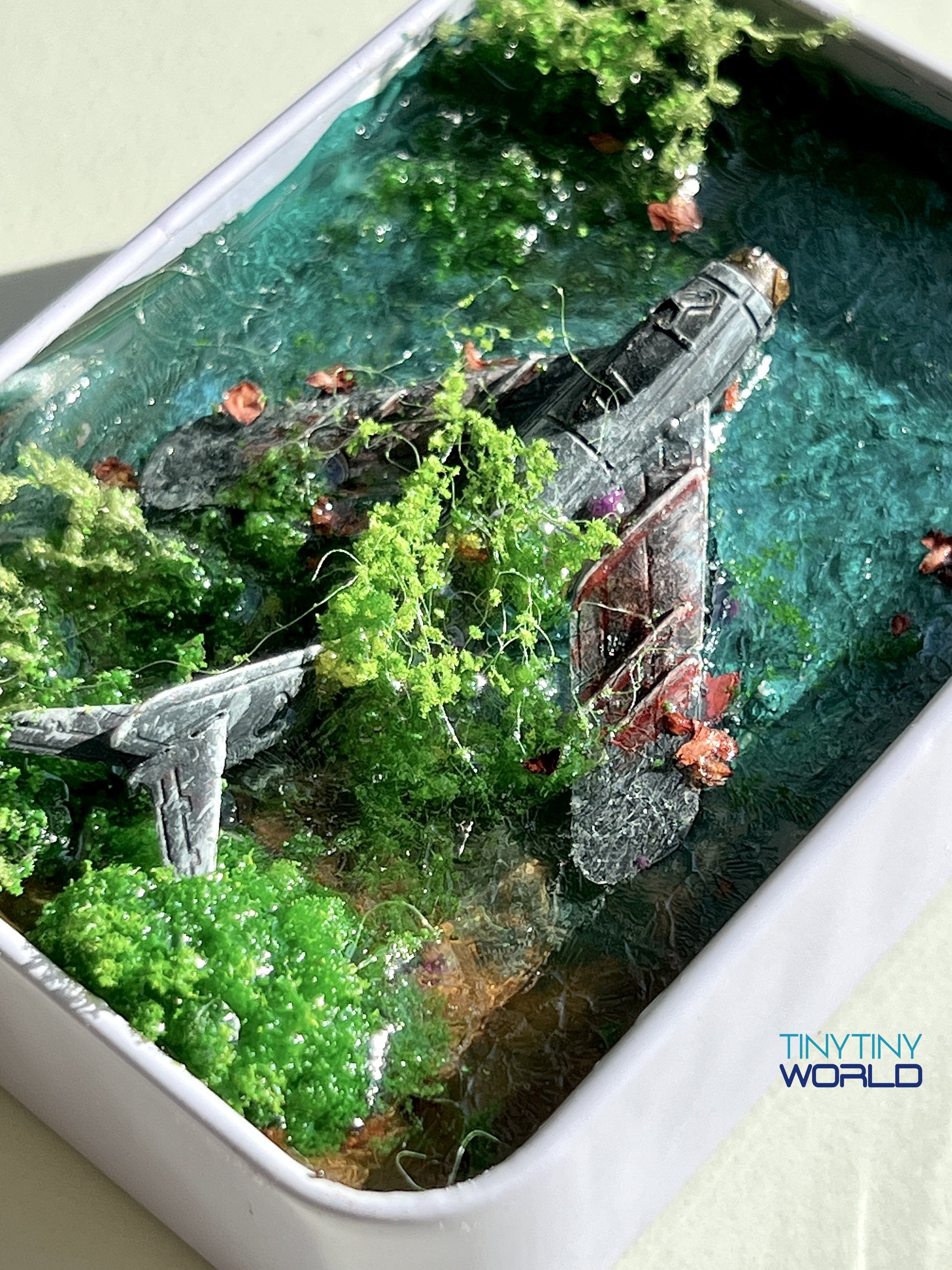 The Plane Realistic Miniature Epoxy Resin Art Ocean Display Hand-made Unique Gift